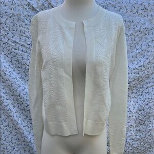 Elegant White Floral Women's Sweater